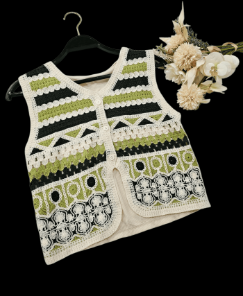 Gilet en Laine Decoratif sur Vetement  REF i